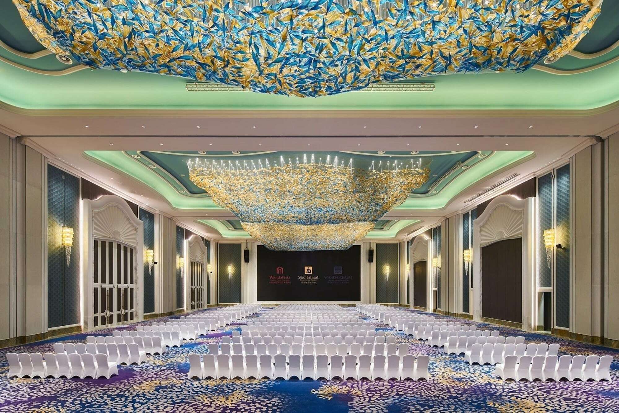 Wanda Realm Qingdao Movie Metropolis Hotell Exteriör bild