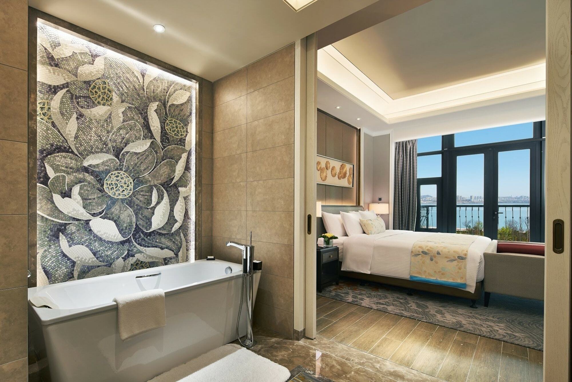 Wanda Realm Qingdao Movie Metropolis Hotell Exteriör bild